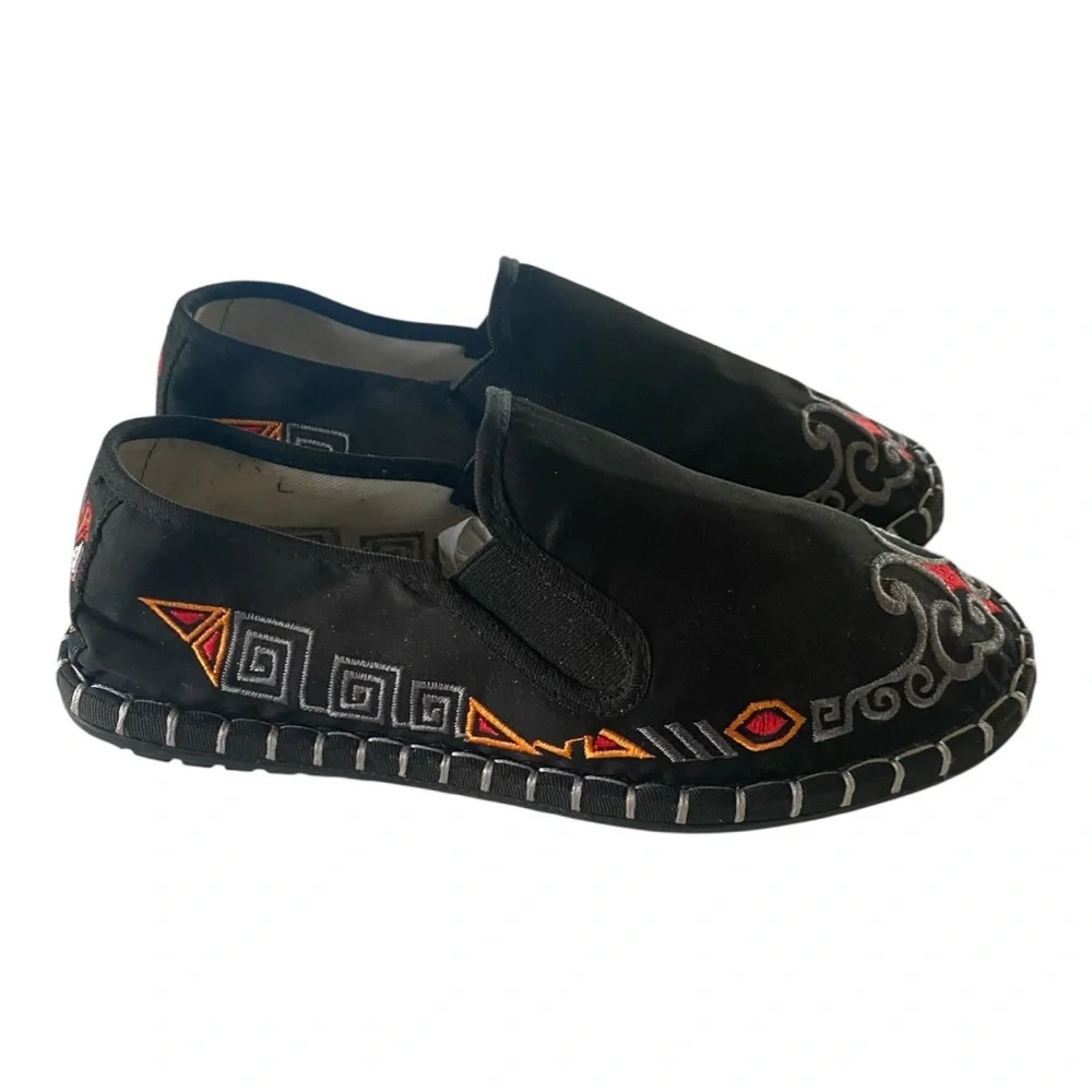 Black Embroidered Slip-On Shoes unisex - Picture 4 of 10